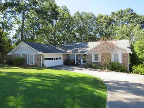 307 Oakwood Dr, Cedartown, GA 30125