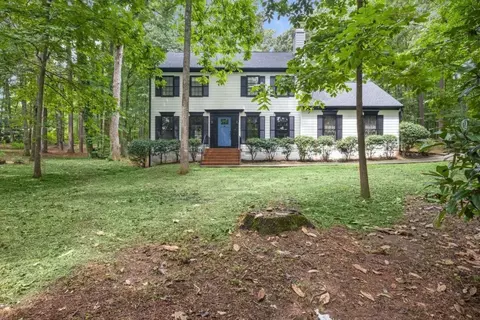 150 Englewood Dr, Fayetteville, GA 30214