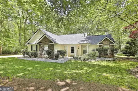 15 Orchard Hills Blvd, Newnan, GA 30263
