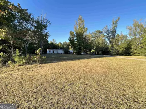 132 Freeman Rd, Barnesville, GA 30204 photo 2