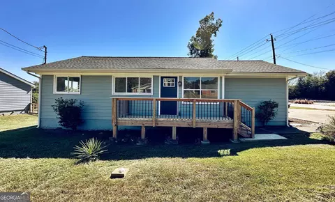 31 Savannah St, Newnan, GA 30263