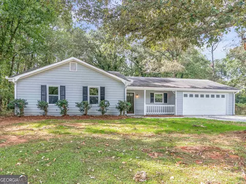 145 E Country Woods Dr, Covington, GA 30016