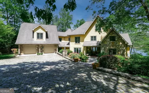 1688 Stonecrest Cir, Hiawassee, GA 30546