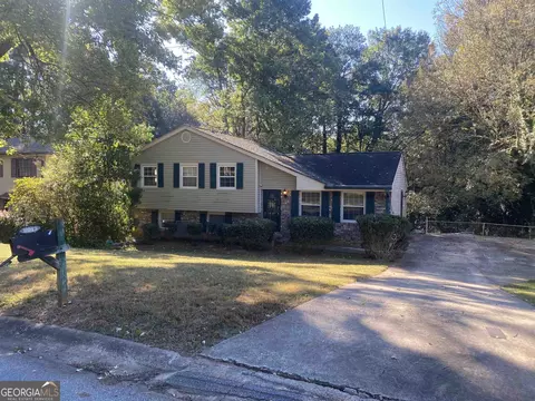 2777 Shelley Ln, Ellenwood, GA 30294