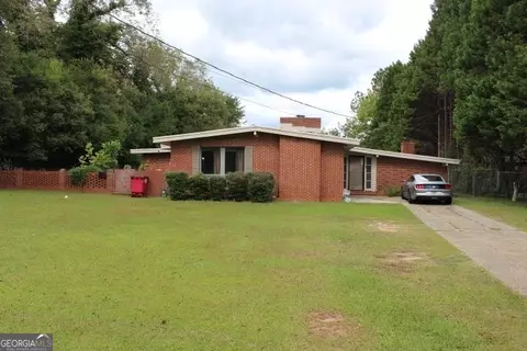 721 E Mccarty St, Sandersville, GA 31082