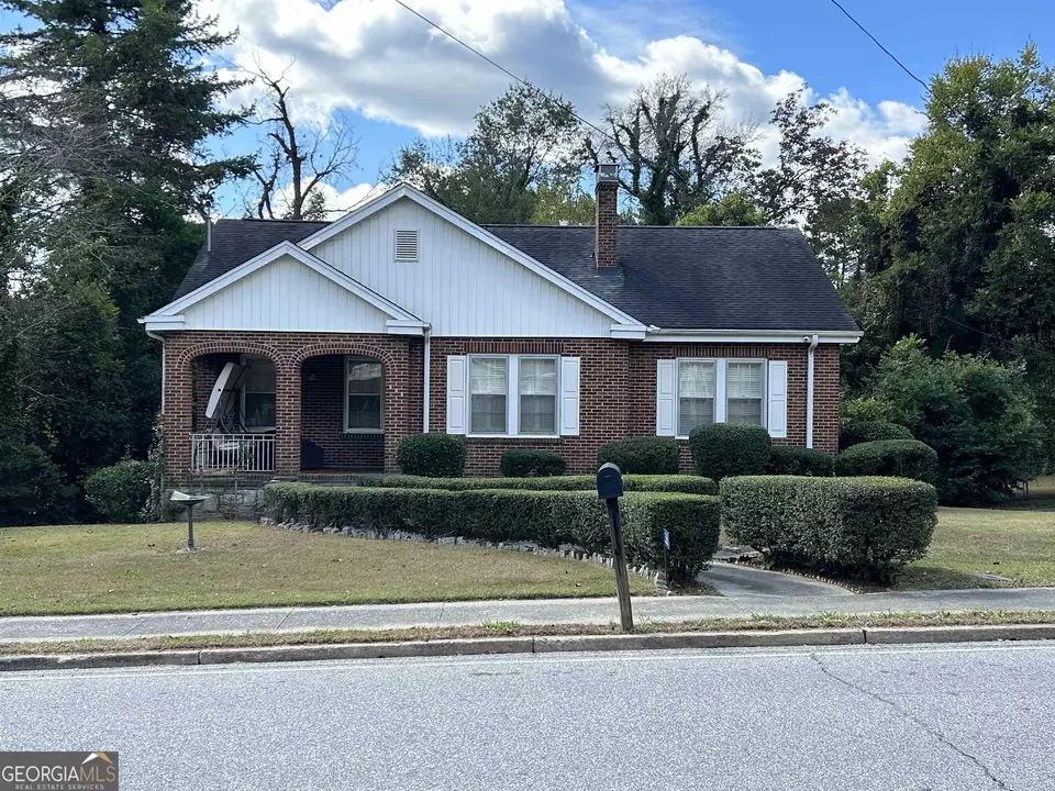 338 Church St, Elberton, GA 30635 31 Photos Movoto