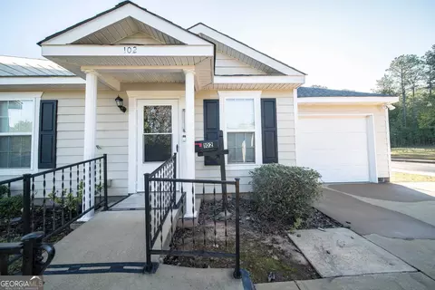 102 Lenox Cir, Lagrange, GA 30241 photo 2