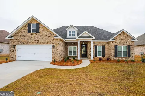 121 Woodwinds Ct, Kathleen, GA 31047