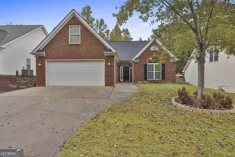 77 Parks Pl, Sharpsburg, GA 30277