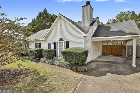 90 Ridge Dr, Senoia, GA 30276