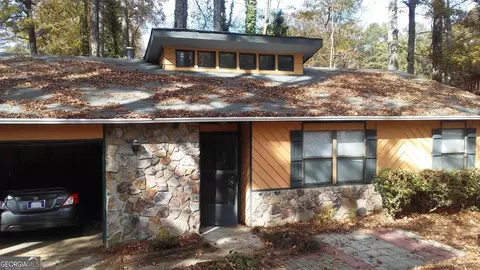 9047 Raven Dr, Jonesboro, GA 30238
