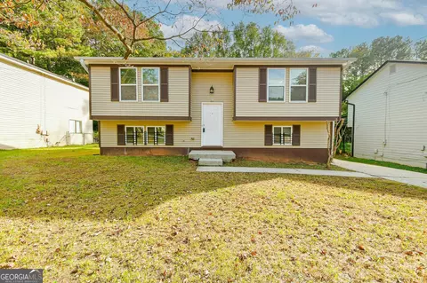 5286 Kinsdale Ln, Stone Mountain, GA 30088