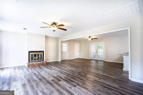 203 Avondale Dr, Lagrange, GA 30241 photo 2