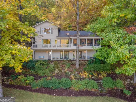 151 Hilltop Cir, Clarkesville, GA 30523