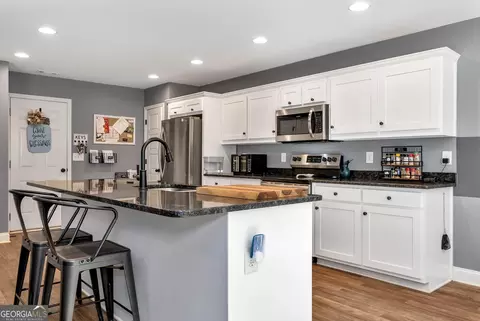 84 Manor Mill Way, Commerce, GA 30529 photo 9