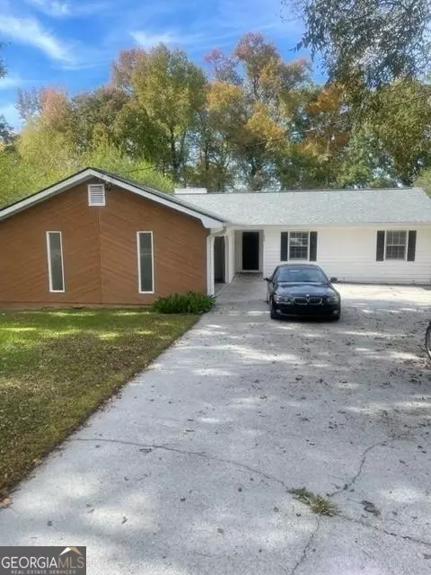 6086 Silver Spur Dr, Lithonia, GA 30058