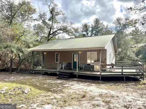 55 W River Bend Trl, Swainsboro, GA 30401