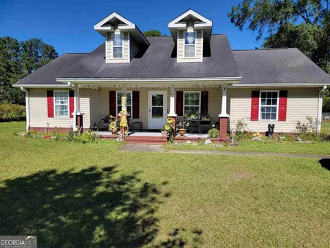 292 Lake Dr, Midway, GA 31320