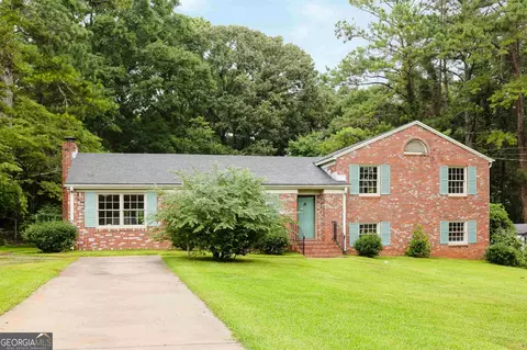 211 Hillandale Dr, Griffin, GA 30224