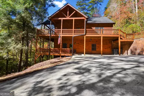 332 Clark Trl, Ellijay, GA 30540