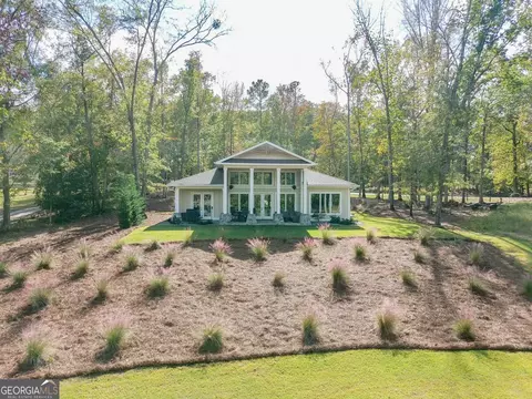 239 W Lakeview Dr NE, Milledgeville, GA 31061