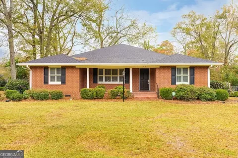 402 S Smith St, Sandersville, GA 31082
