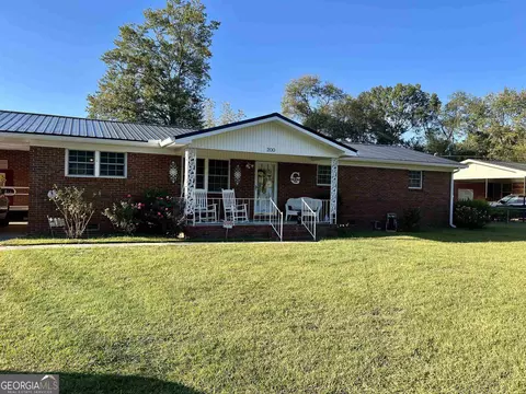 200 Hobbins Dr, Dublin, GA 31021 photo 4