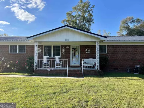 200 Hobbins Dr, Dublin, GA 31021 photo 1
