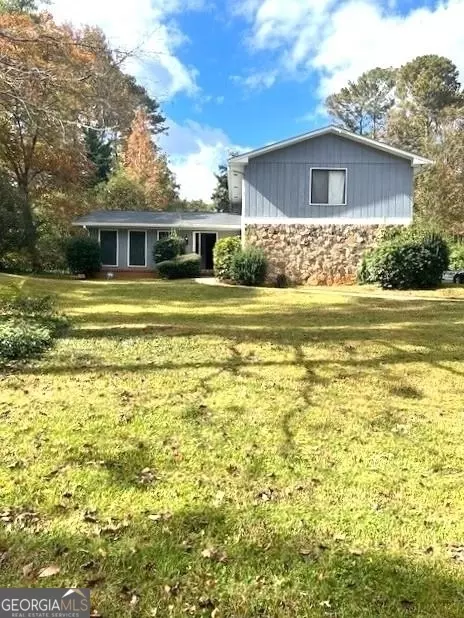 986 Bramwell Ln, Stone Mountain, GA 30083