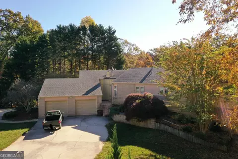 947 Chenocetah Dr, Cornelia, GA 30531 photo 3