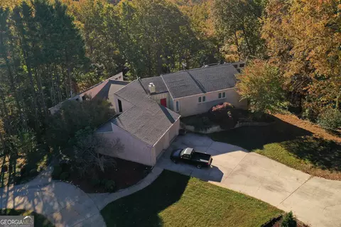 947 Chenocetah Dr, Cornelia, GA 30531 photo 1