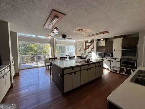 947 Chenocetah Dr, Cornelia, GA 30531 photo 56