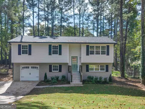 2359 Lago Dr, Jonesboro, GA 30236