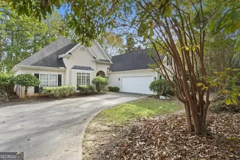 112 Willow Hill Ln, Stockbridge, GA 30281