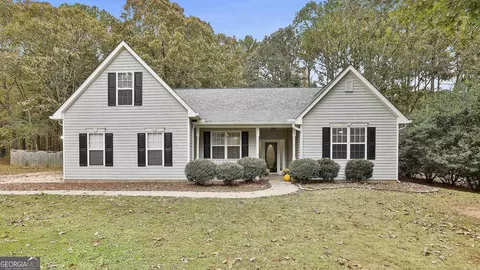 180 N Strathmore Dr, Sharpsburg, GA 30277