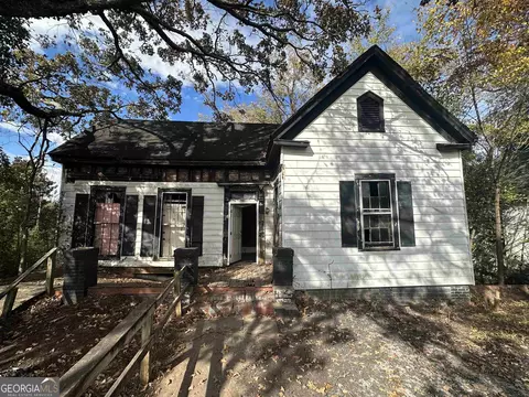 610 Woolfolk St, Macon, GA 31217