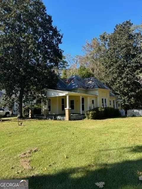 208 W 3rd St, Woodbine, GA 31569