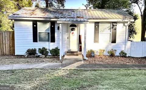 191 Cherokee Dr, Jackson, GA 30233 photo 1