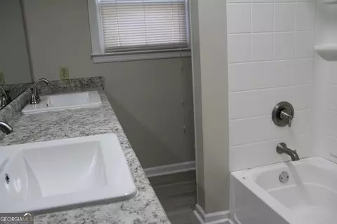 210 W Smith St, Claxton, GA 30417 photo 8