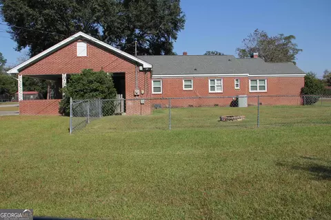 210 W Smith St, Claxton, GA 30417 photo 3