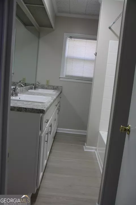 210 W Smith St, Claxton, GA 30417 photo 9