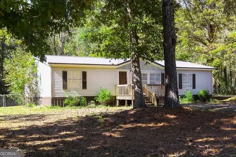 105 Holly Dr, Carrollton, GA 30116
