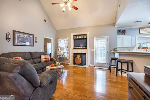 104 River Bend Ct, Lagrange, GA 30240 photo 3