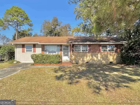 2571 Wallace Dr, Macon, GA 31206