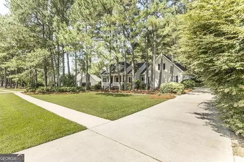 229 Clinton Crossing Dr, Gray, GA 31032