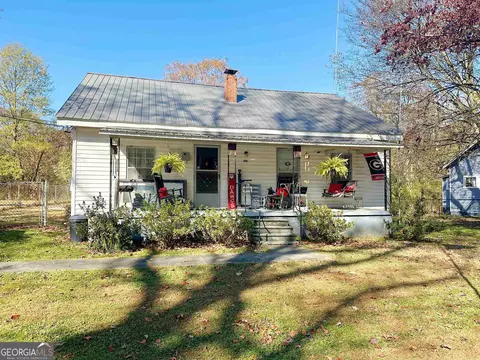 321 Eleventh St, Trion, GA 30753