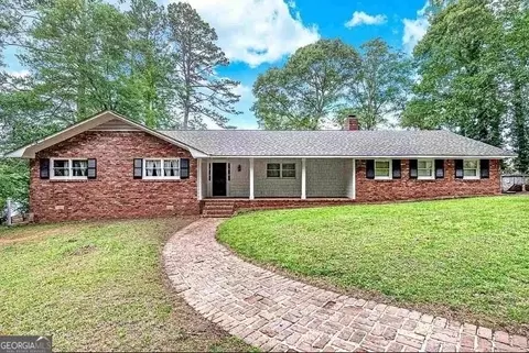 3076 Jodeco Dr, Jonesboro, GA 30236