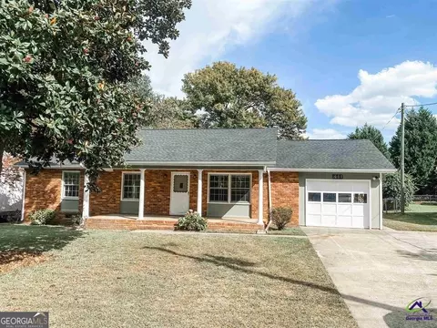 411 Arrowhead Trl, Warner Robins, GA 31088