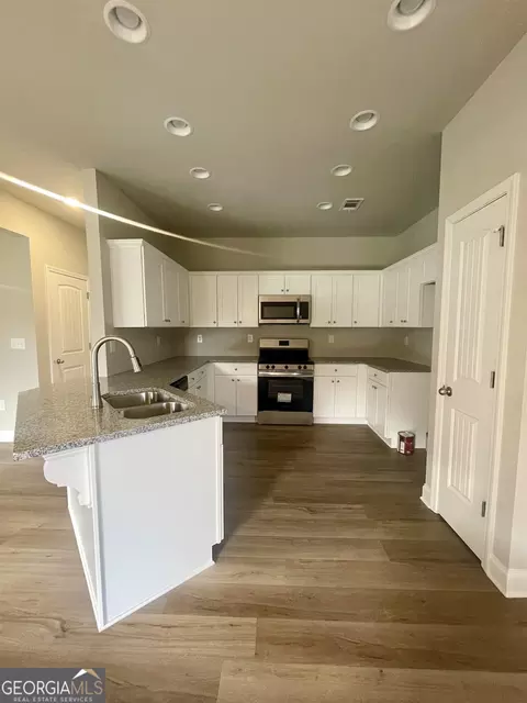 227 Strickland Loop, Forsyth, GA 31029 photo 3