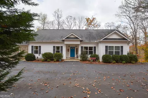 4 Edgewater Ct, Griffin, GA 30223